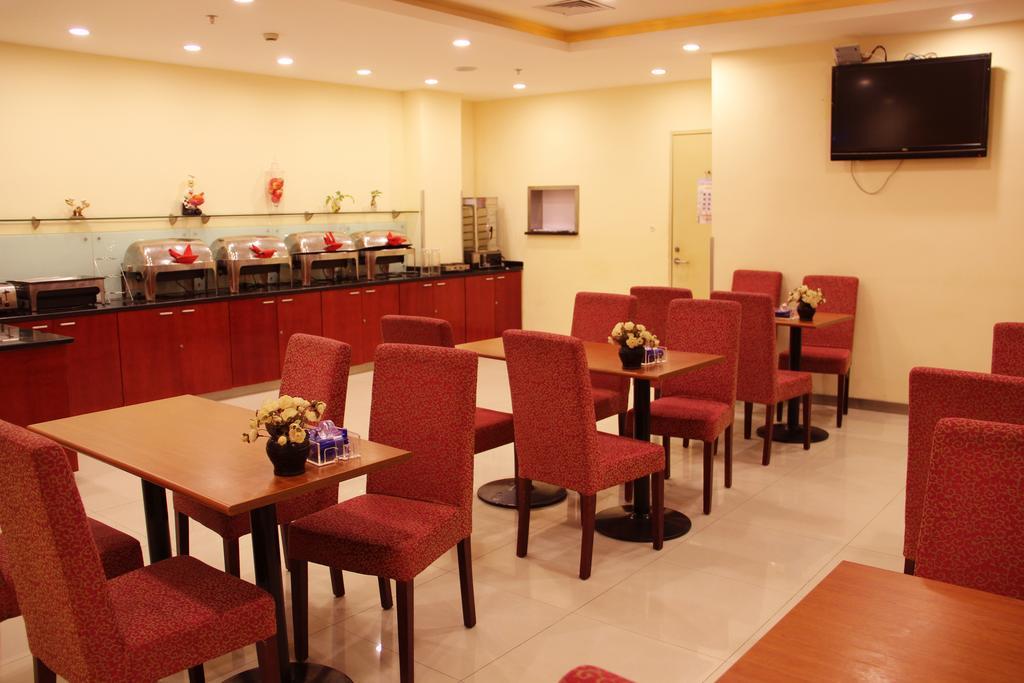 Hanting Express Shanghai North Renmin Road 2* Shanghai